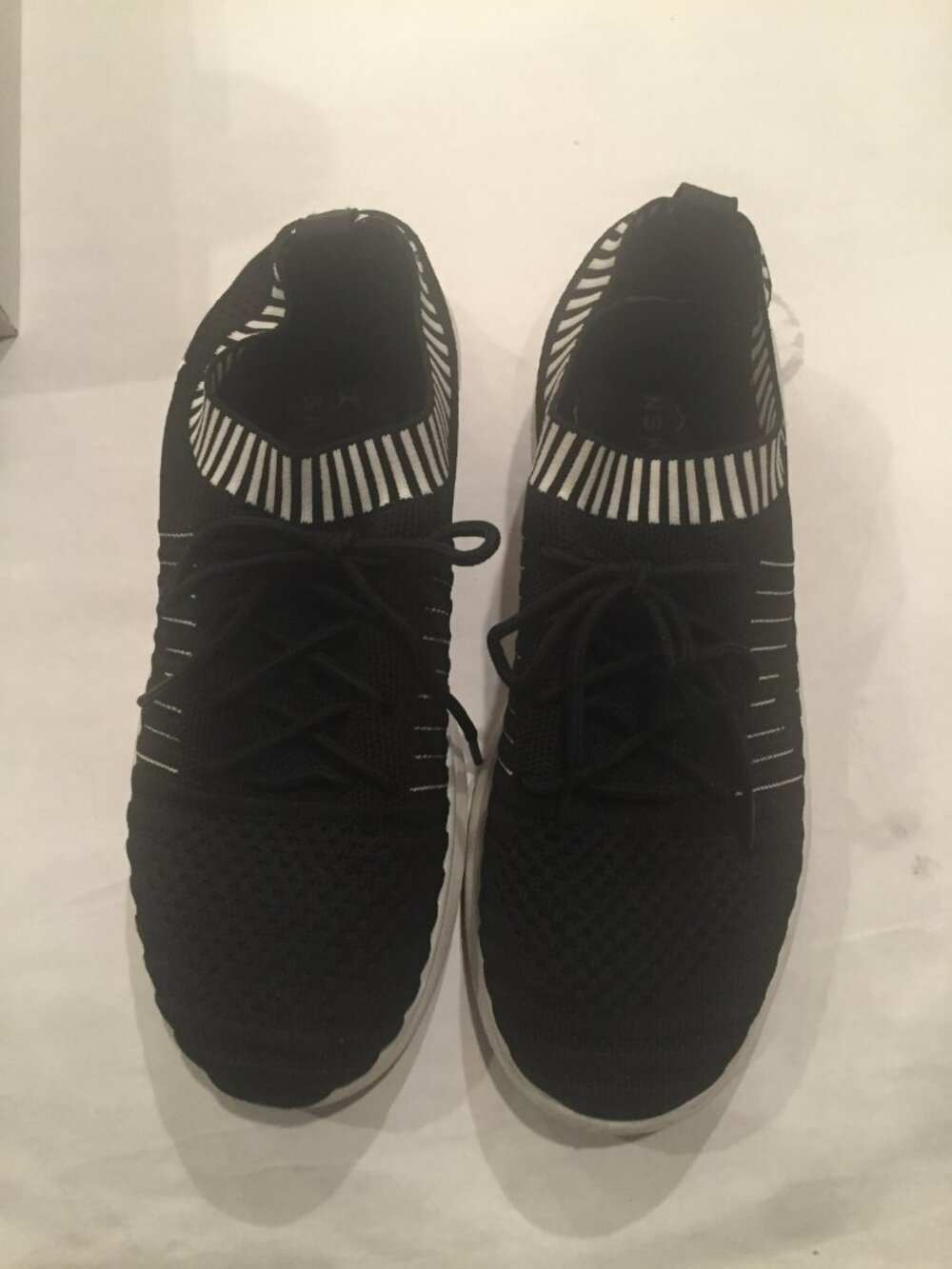 Danskin ENERGY black lace up sneakers knit stripe walking shoes 10M ultra light
